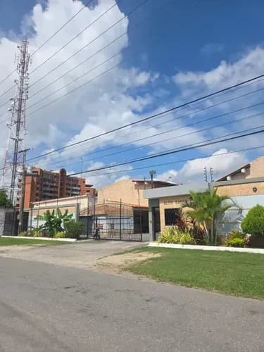 Alquiler O Venta Townhouse Urbanización Mañongo, Conjunto Residencial Alto Samán . Zenaida Quintero