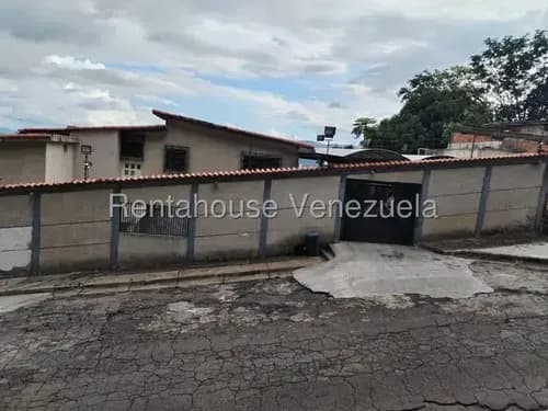 Casa En Venta Con Dos Cocinas, 9 Habitaciones En Venta Ubicada En Lomas Del Este Valencia Carabobo Cod 25-22678