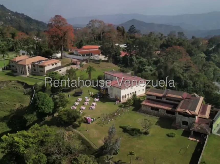 Casa (Duplex) en Venta en Avenida Principal Cecilio Acosta, Miranda