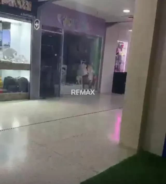 En venta hermoso local en el nivel feria de CC plaza