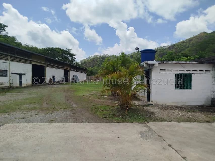 Comercial (Galpon - Deposito) en Venta en Las Cumacas, Miranda