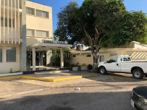 Oficina En Alquiler En El Milagro Cb