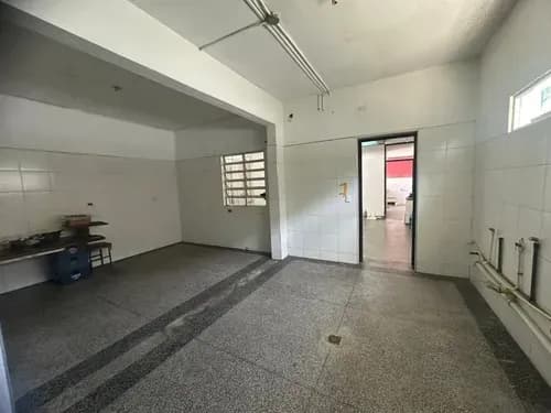 E-3148. Alexora Tiene En Alquiler Casa Comercial, Ubicada En Zona De Alto Tráfico En La Urb. El Viñedo. (6,4,15)