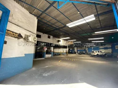 Amplio Galpón Comercial En La Candelaria