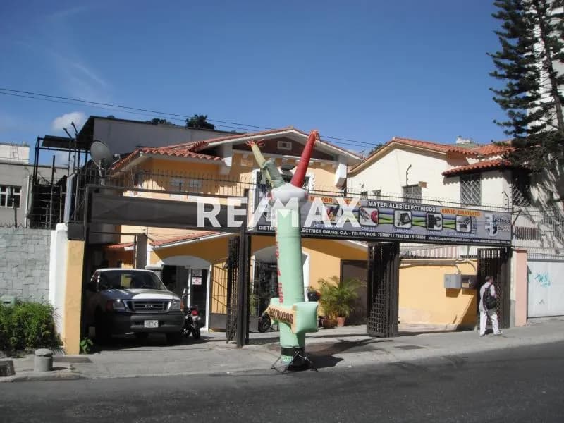 Alquiler de Casa Comercial a Pie de calle de alto tránsito en las Palmas