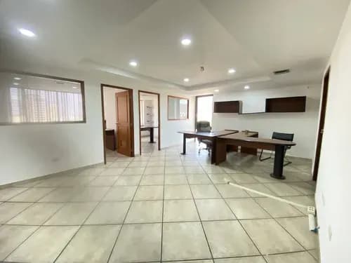 Rosaura Isla Alquila Oficina En La Av Bolívar Norte Cod 316799