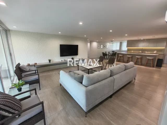 Venta de apartamento Remodelado en Altamira
