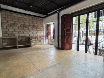 En Alquiler Local comecial con amplio Galpón en Cordero