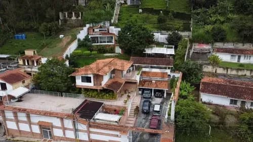Casa Con Anexo En Urb Araguaney Colinas De Carrizal