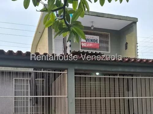 *jl/¡480m2 De Potencial Comercial: El Punto Ideal Para Tu Empresa Médica! Casa Comercial En Venta Barquisimeto Lara, Venezuela/ Cód. # 26-15473