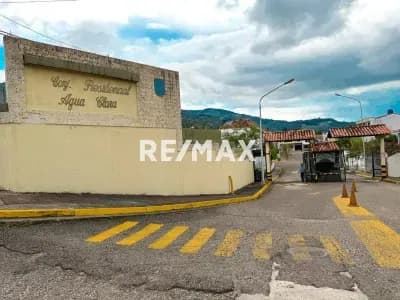 TERRENO EN VENTA Calle principal de Urb agua clara