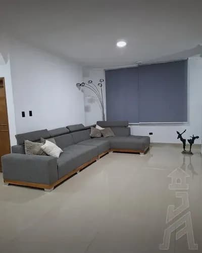 Apartamento Dúplex En El Conjunto Residencial Katty, Ubicado En La Calle Arismendi De La Ciudad De Lechería, Estado Anzoátegui.
