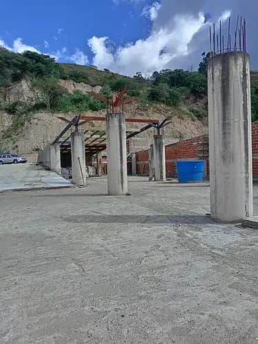 Se Vende Galpón Proyecto En Obra Gris Sector Piedra Azul Baruta Gc