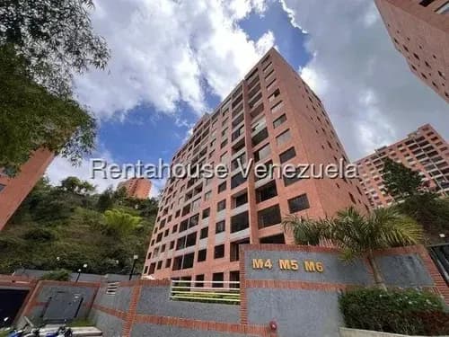 En Venta Bello Apartamento Semiamoblado Con Cocina Equipada Y Pozo De Agua En Colinas De La Tahona.
