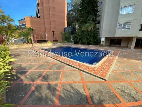 Af- De Oportunidad, Apartamento En Venta En Los Naranjos Del Cafetal, Con Agradable Vista, 3 Habitaciones, Edificio Con Piscina