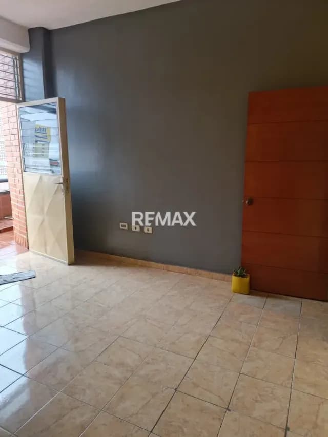 Oficina en Alquiler Av. Andres Bello, entre Av. Venezuela y carrera 25 - Zona Centro - Barquisimeto