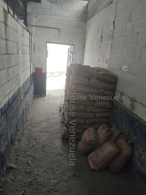 Comercial (Galpon - Deposito) en Alquiler en El Ingenio, Miranda