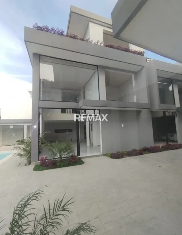 En venta espectacular town house en proyecto primario. Residencias Anastasia. Lechería