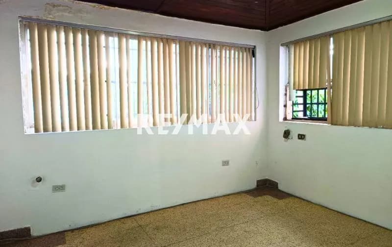 Cubiculo en alquiler Urb San Bernandino, 12mt2 25-117