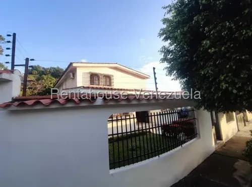 Casa En Calle Cerrada Trigal Norte