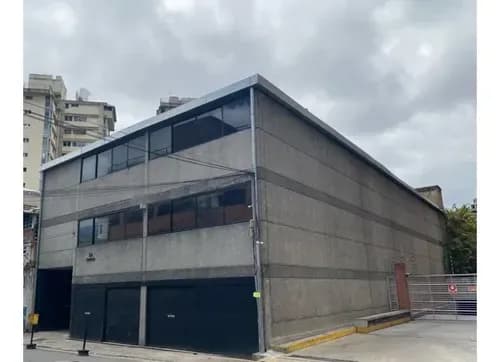 Venta Edif Industrial Los Dos Caminos. 1860 M2. 3 Plantas