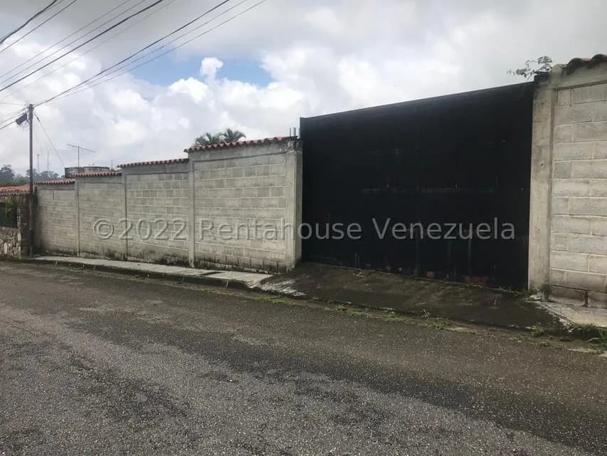 Terreno (Residencial) en Venta en Colinas de Carrizal, Miranda
