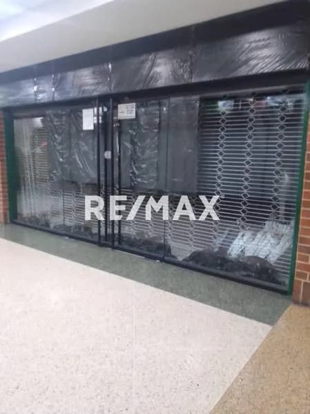 Venta de Local de 86 Mtrs2, Nivel PB C.C. Macaira Plaza, Guatire
