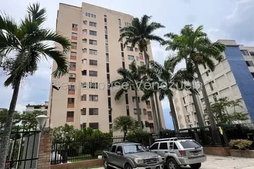 Af- De Oportunidad Apartamento En Venta En Colinas De Bello Monte, Cómodo Y Fresco, Baños Y Closets Remodelados, Ubicado En Calle Cerrada Con Vigilancia