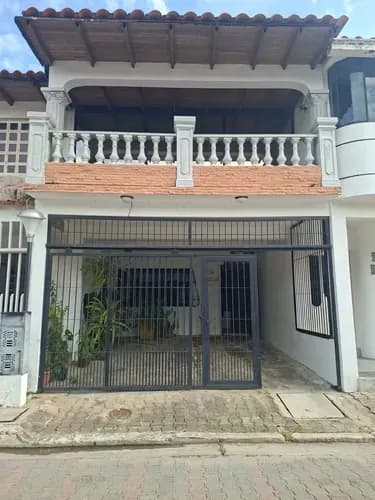 Venta De Casa: San Diego Urb. Parqueserino