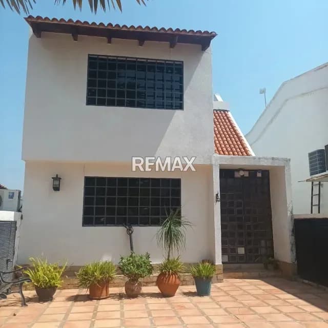 EN VENTA CASA BOTE A