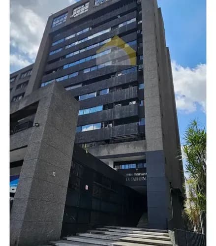 Consultorio Odontológico En La Torre Profesional La California Cy