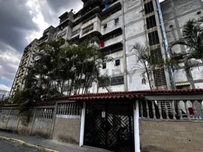 RD. - Venta Apartamento Caricuao UD 3