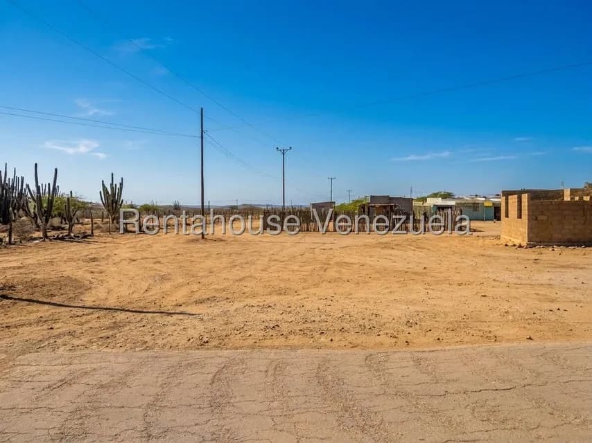 Terreno (Comercial) en Venta en El Cardon, Falcon