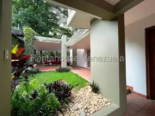 Casa En Venta En Los Chorros Estupenda En Calle Cerrada Con Vigilancia Yf