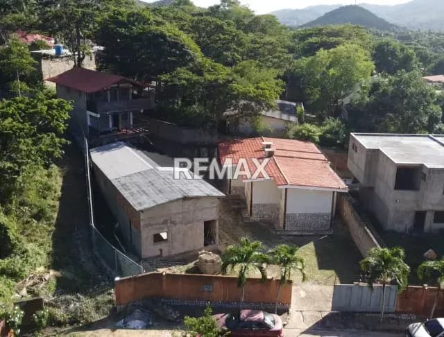CASA TIPO CHALET EN CURB CONJUNTO RESIDENCIAL LAS TAPITAS