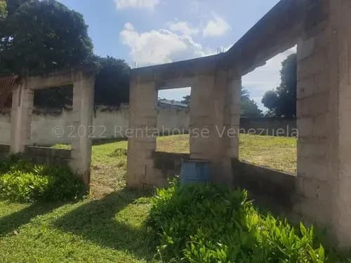 Terreno En Una De Las Mejores Zonas De Valencia, Tranquila, Urbanización. Cerrada Y Con Vigilancia, Rodeada De Naturaleza. El Lugar Ideal Para Construir Su Casa Soñada.