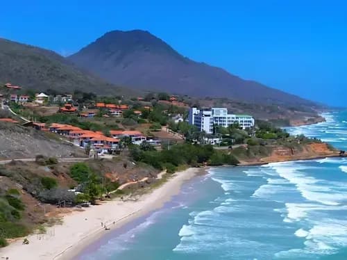 Re/max 2 Mil Vende, Grandiosa Casa Con Vista Al Mar, En Guarame, Nueva Esparta, Isla De Margarita