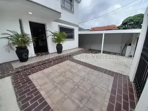 Espaciosa Casa En Vende De 450mts² En Urbanización Miranda