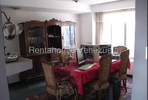 Kc.g #26-19399 ¿buscas Una Casa Amplia En Venta, Con Ubicación Privilegiada Y El Lienzo Perfecto Para Remodelar A Tu Gusto? Esta Es La Oportunidad Que Esperabas En Caracas El Cafetal