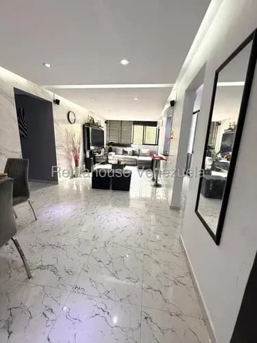 Amplio Y Remodelado Apartamento En Venta En Parque Caiza