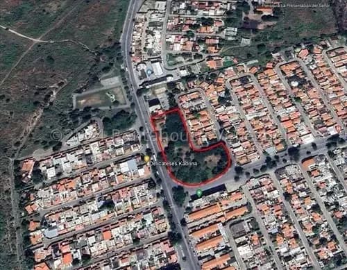 Terreno Totalmente Plano En Venta Posee Todos Los Servicios En Zona Urbana Ubicada En Urb Paraparal Los Guayos