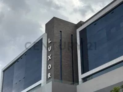 VENTA DE OFICINAS DE ALTA GAMA EN LA TORRE LUXOR. LAS MERCEDES, CARACAS.