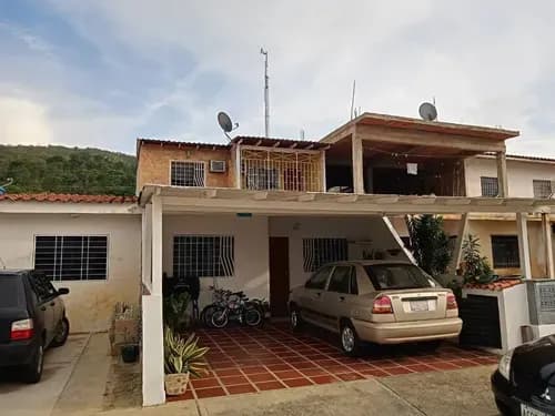 Casa Remodelada En San Diego Lomas De La Hacienda