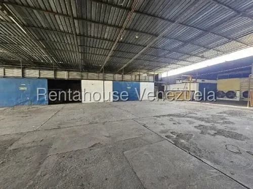 Erika Armeya Vende, Galpon En La Zona Industrial 1 De Barquisimeto. Flex: 25-10363