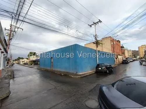 Terreno En Venta En El Centro En Turmero Aragua 26-14543 Irrr