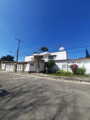 Yannet Inmuebles Vende Bella Casa En La Lopera San Diego