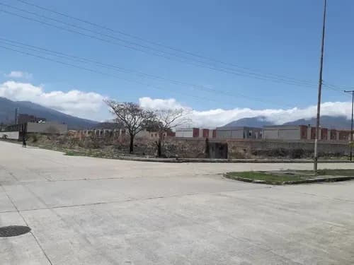 Exclusiva Parcela En Venta Con Proyecto De 17 Town House Aprobado Urb. El Manantial, Naguanagua. Gerardo.