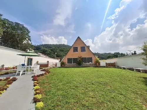 Casa A Remodelar Con Amplios Espacios Cerca De Avenida Pincipal
