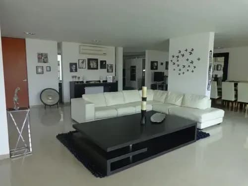 Daniela Linarez Vende Espectacular Quinta Estilo Moderno Con 6 Habitaciones, 5 Baños, Bella Cocina Berloni, Estudio, Jacuzzi, Solárium, Jardines, Parrillera, Santa Elena Barquisimeto