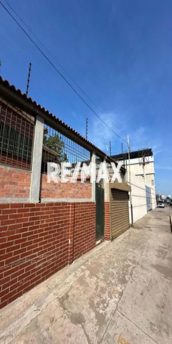 EN VENTA TERRENO COMERCIAL EN LA AV LA LIMPIA MARACAIBO